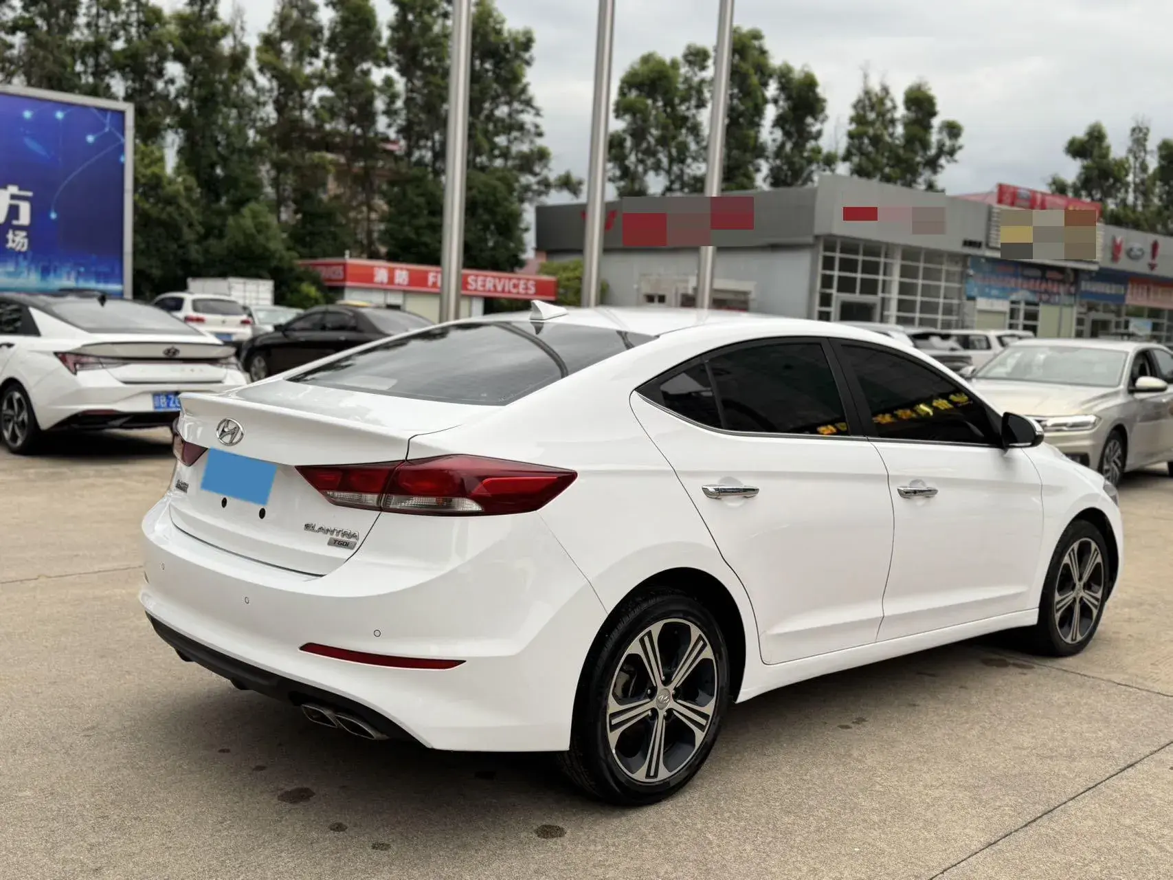 2019 HYUNDAI ELANTRA thumbnail 4