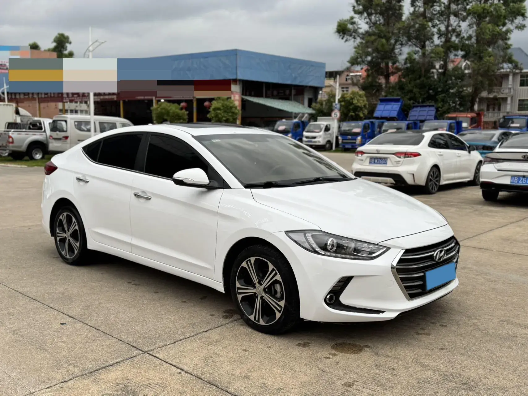 2019 HYUNDAI ELANTRA thumbnail 3