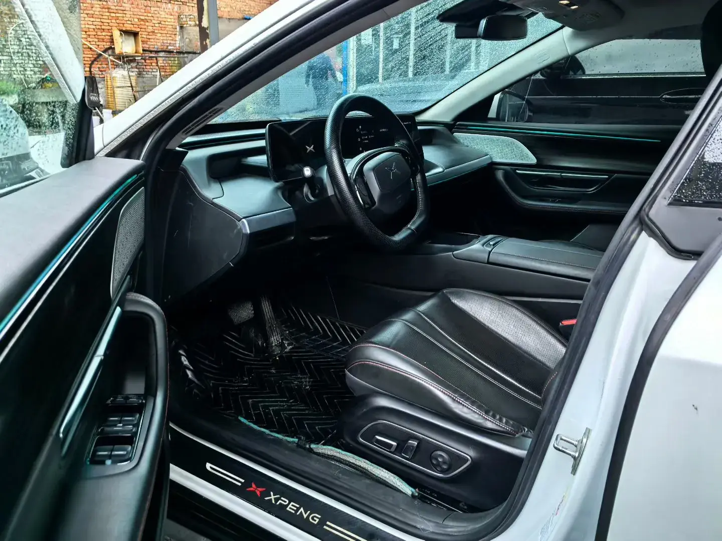 2022 XPENG P7 thumbnail 2