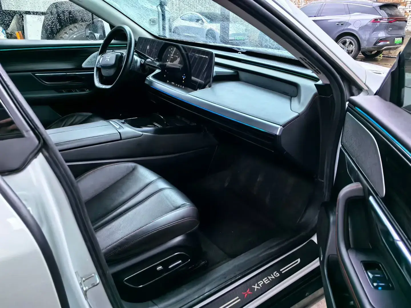 2022 XPENG P7 thumbnail 3