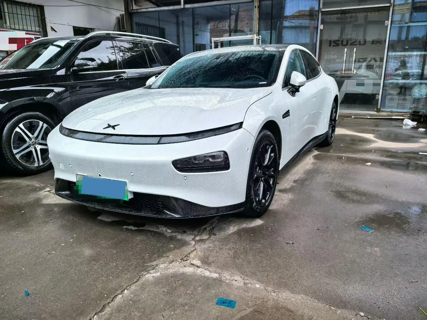 2022 XPENG P7 view 1