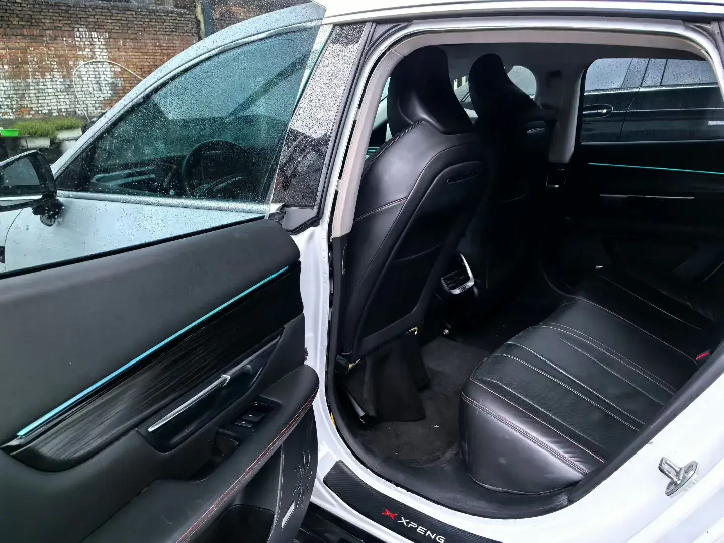 2022 XPENG P7 thumbnail 4