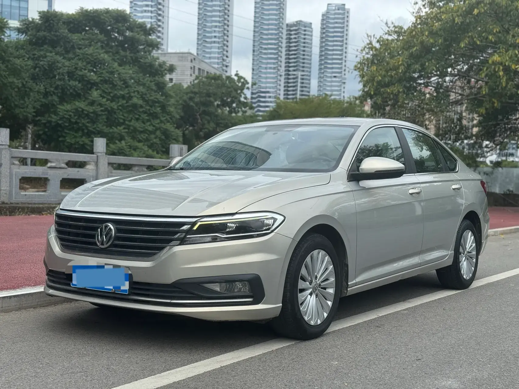 2018 VOLKSWAGEN LAVIDA view 1