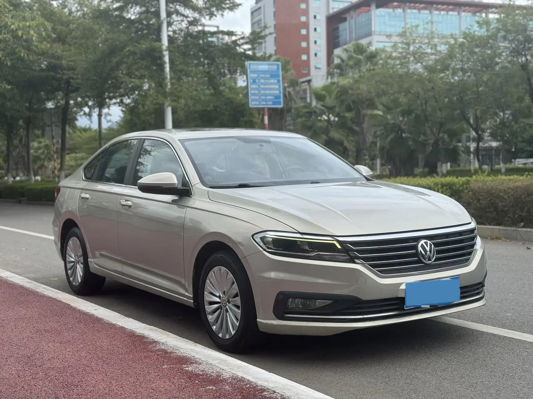 2018 VOLKSWAGEN LAVIDA thumbnail 3