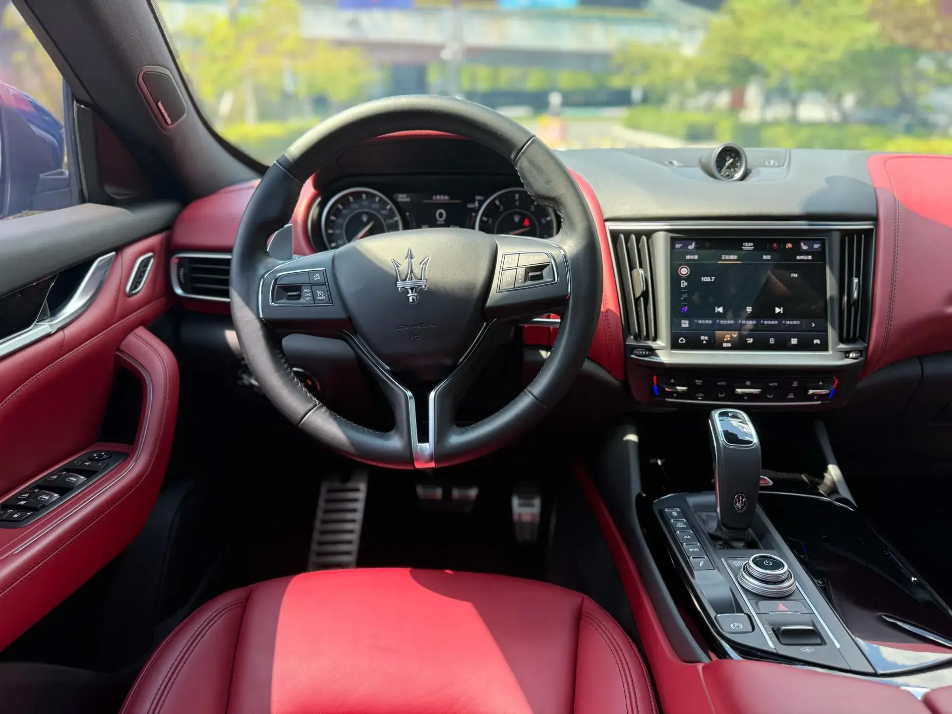 2021 MASERATI LEVANTE thumbnail 4