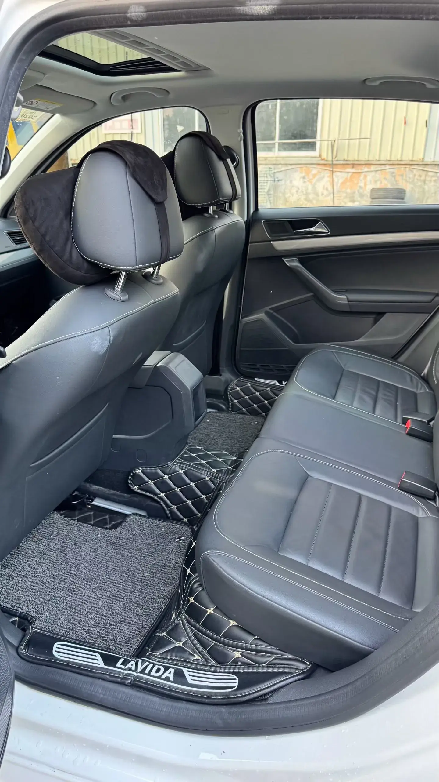 2017 VOLKSWAGEN LAVIDA thumbnail 4