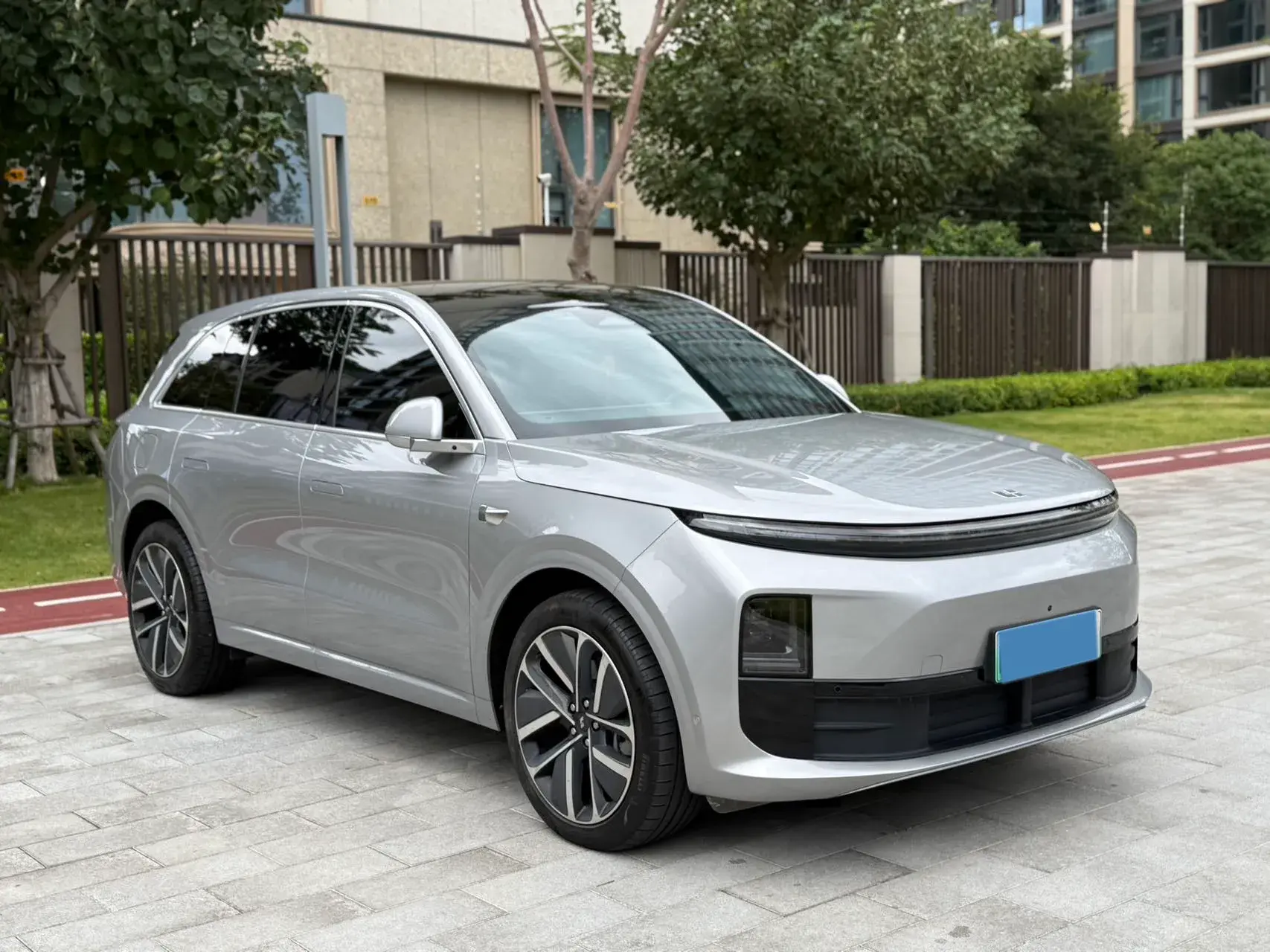 2024 LI L6 thumbnail 3