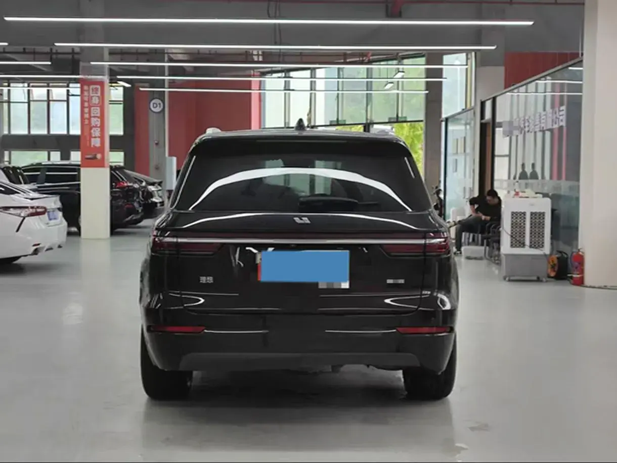 2021 LI ONE thumbnail 3