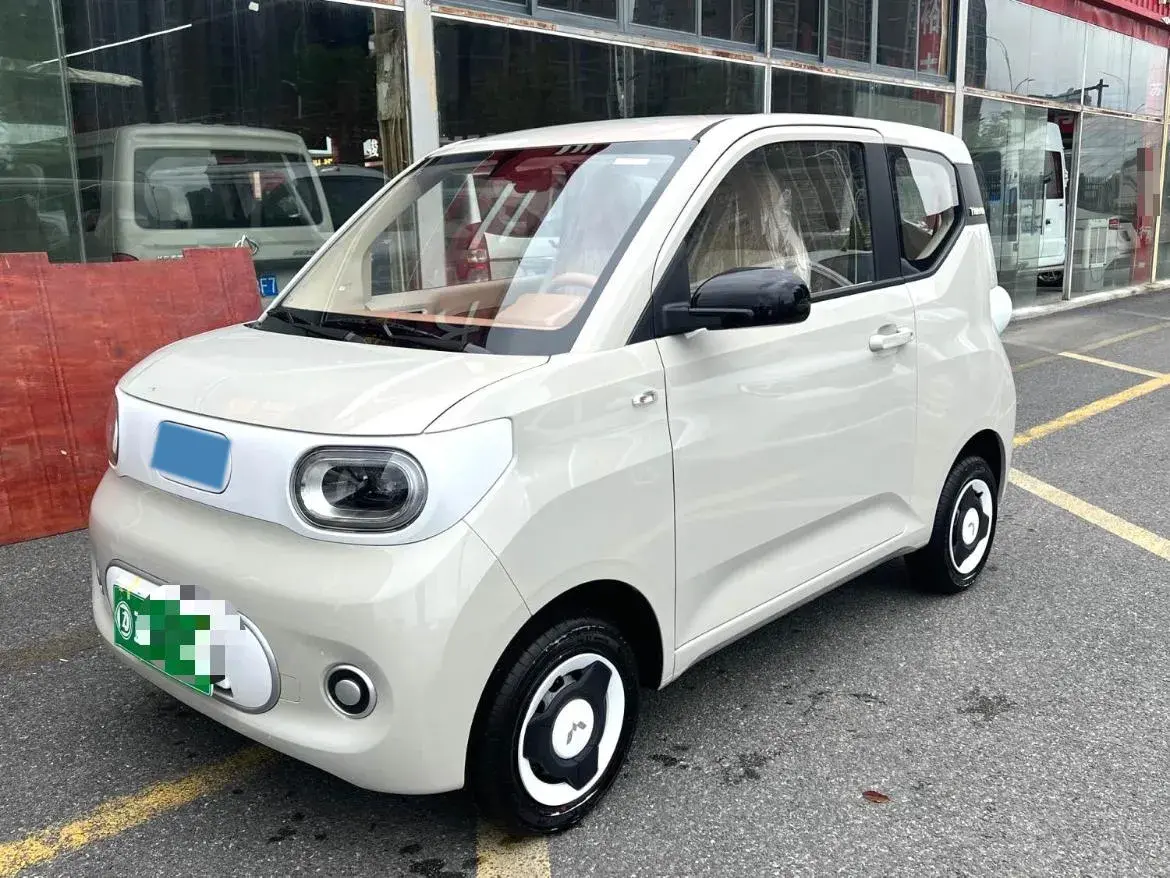 2024 WULING HONGGUANG view 1