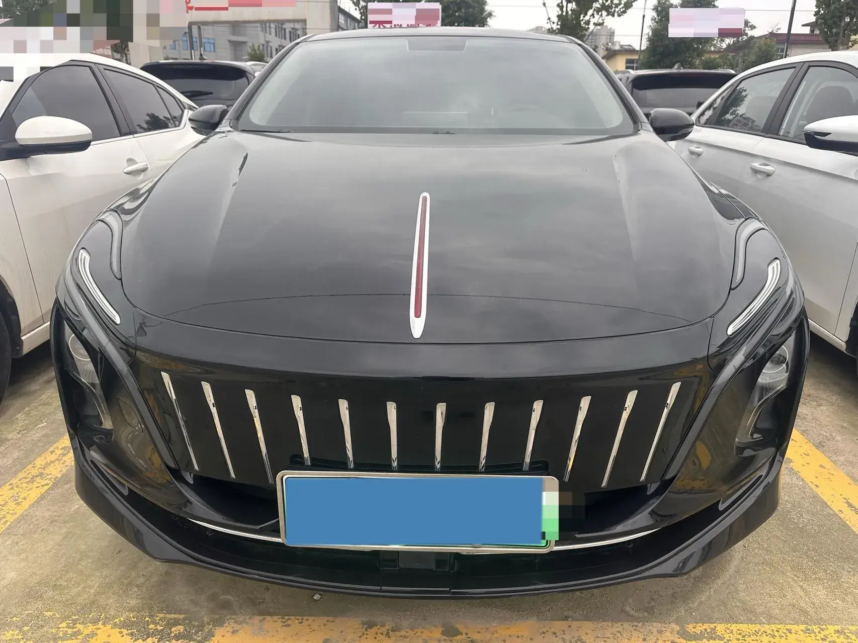 2024 HONGQI E-QM5 thumbnail 2