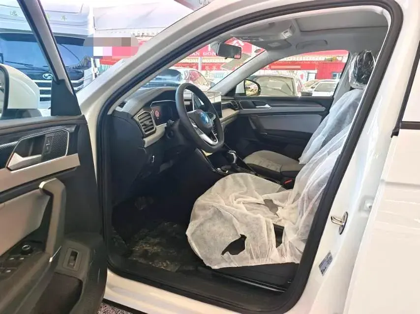 2024 VOLKSWAGEN TAYRON thumbnail 4