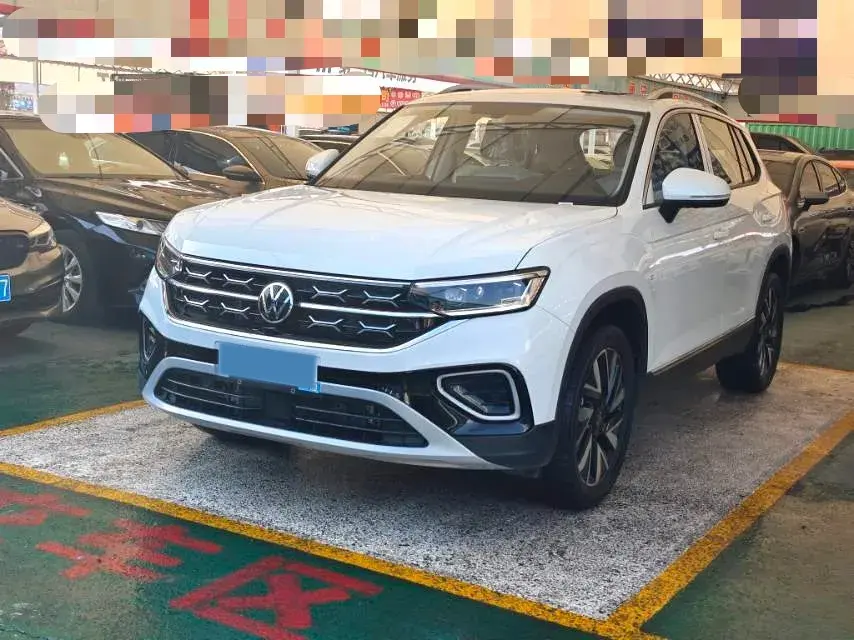 2024 VOLKSWAGEN TAYRON view 1