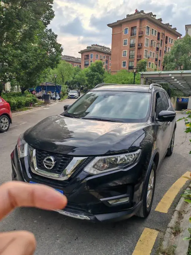 2020 NISSAN X-TRAIL view 1