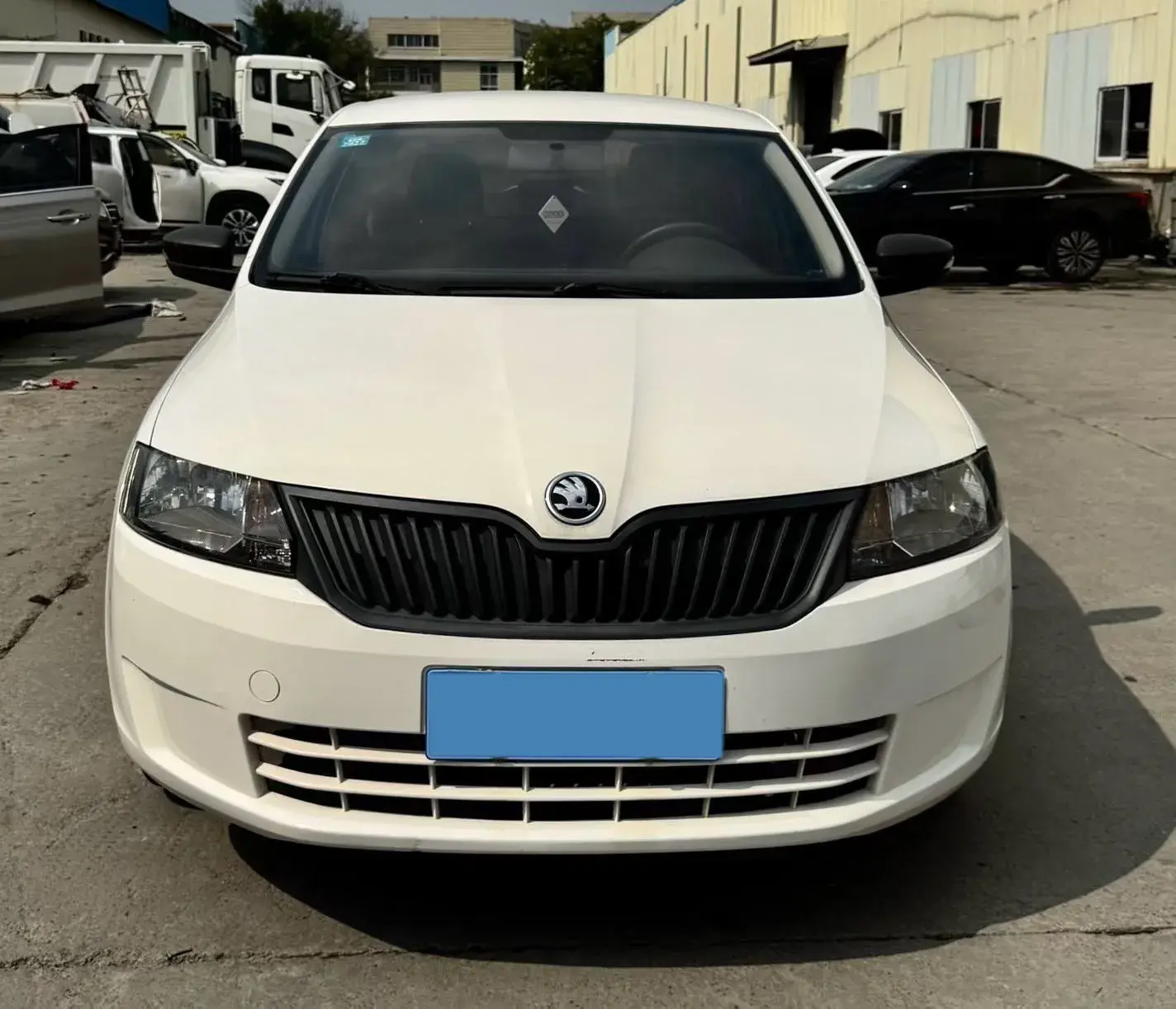 2019 SKODA RAPID thumbnail 2