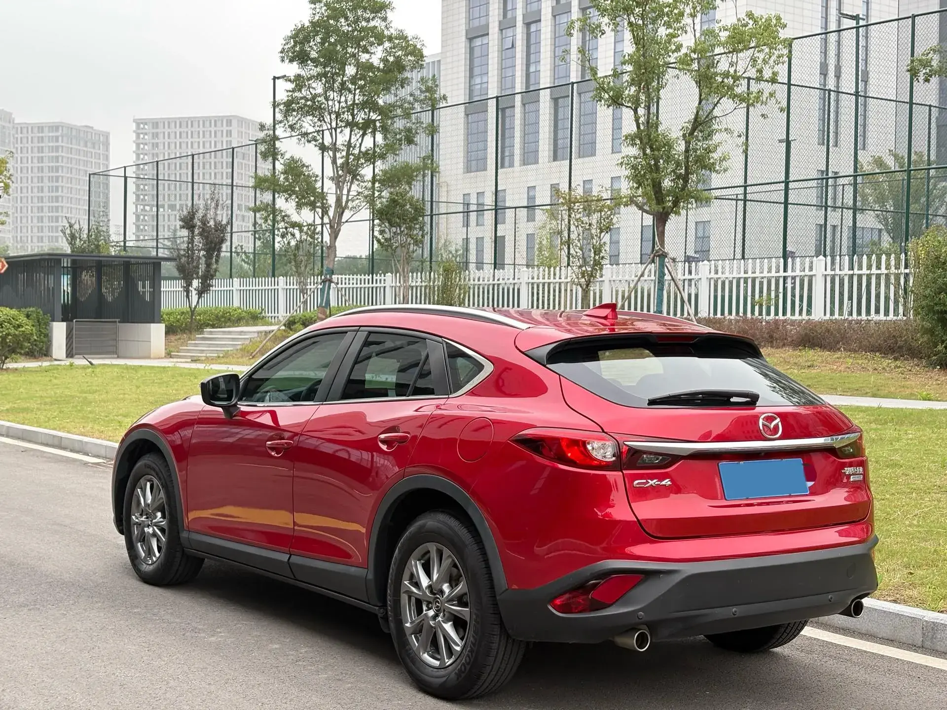 2018 MAZDA CX-4 thumbnail 4