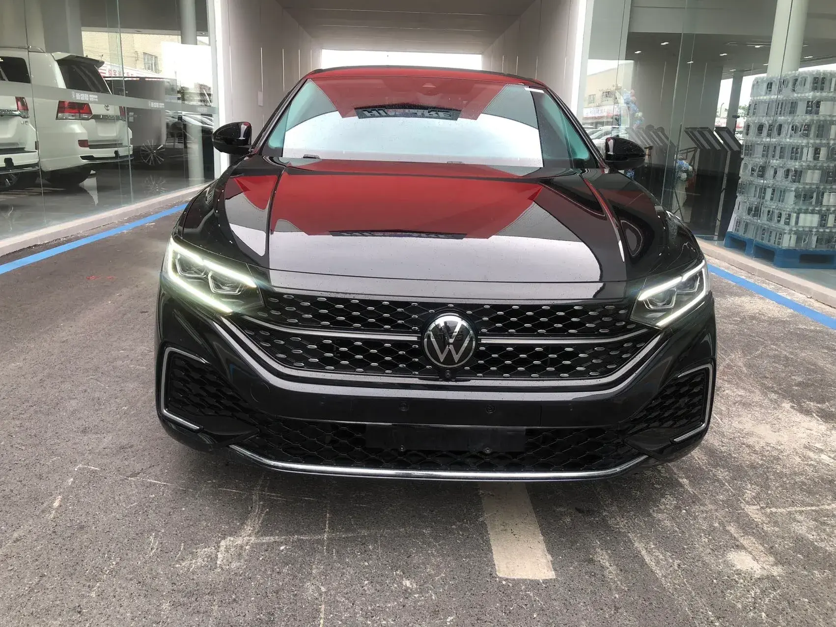 2023 VOLKSWAGEN PASSAT thumbnail 2