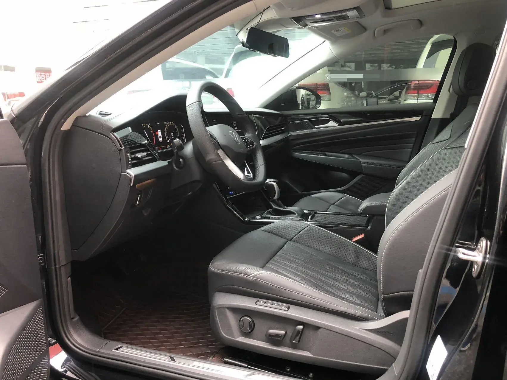 2023 VOLKSWAGEN PASSAT thumbnail 4