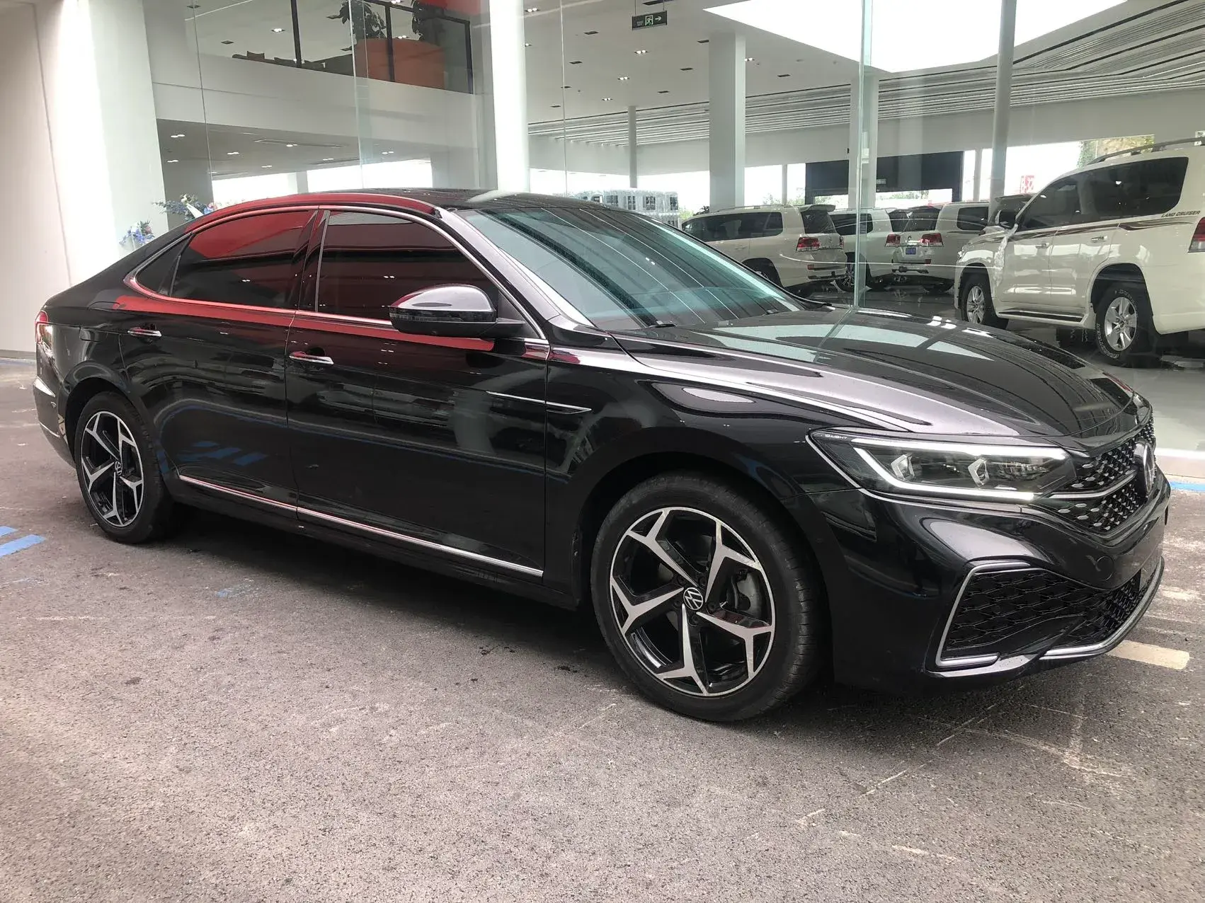 2023 VOLKSWAGEN PASSAT thumbnail 3