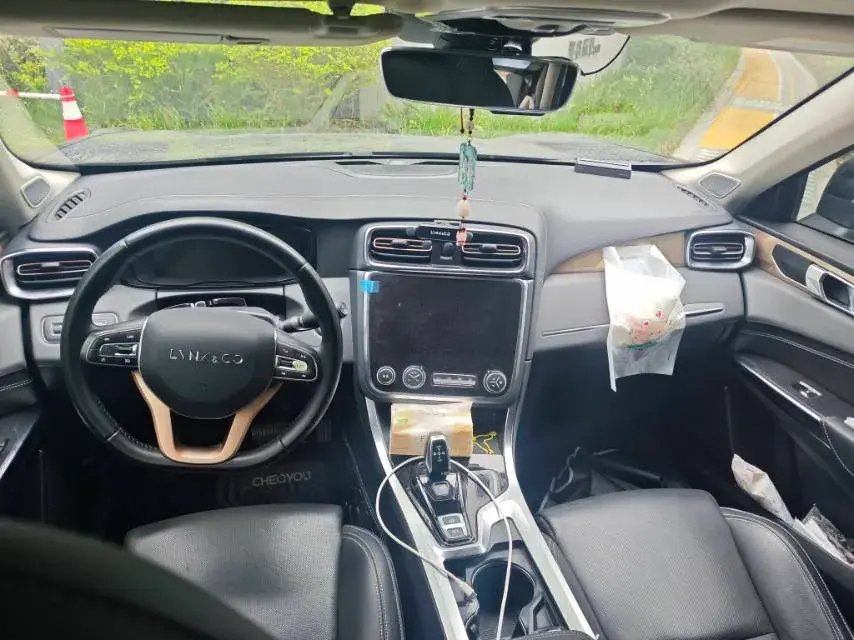 2019 LYNK&CO 01 thumbnail 4