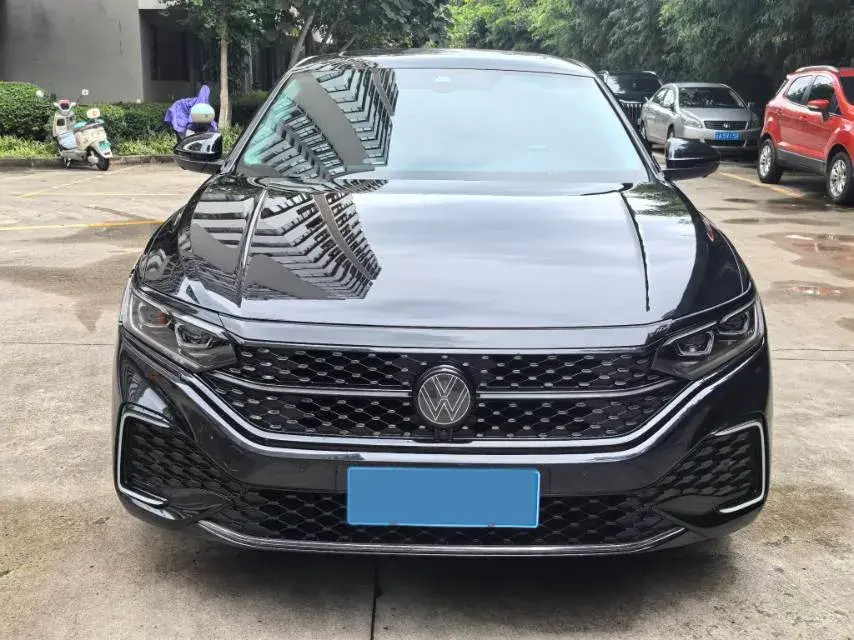 2024 VOLKSWAGEN PASSAT thumbnail 2