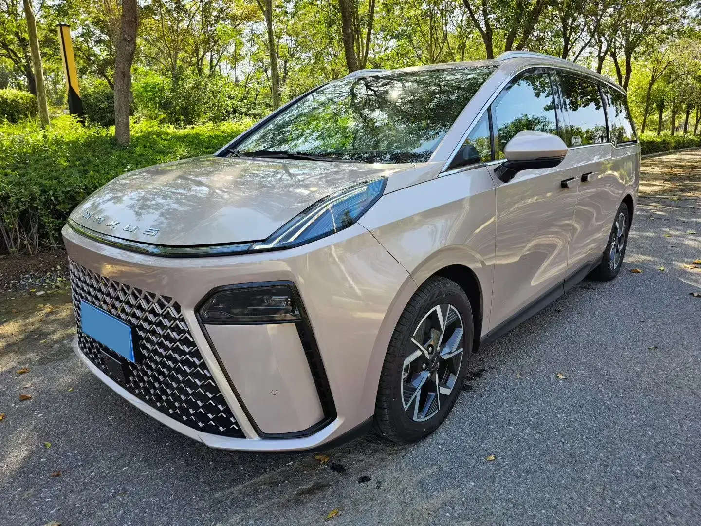 2023 MAXUS G20 view 1