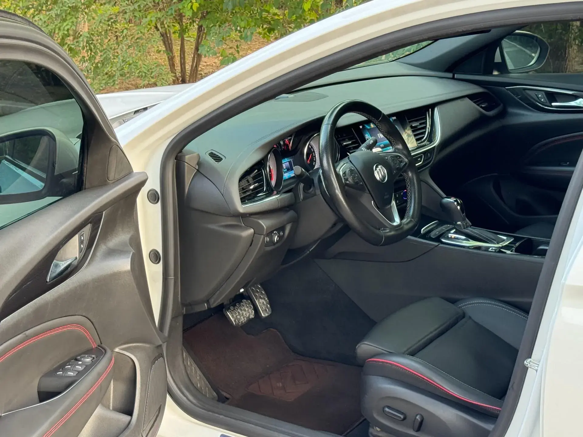 2019 BUICK REGAL thumbnail 4