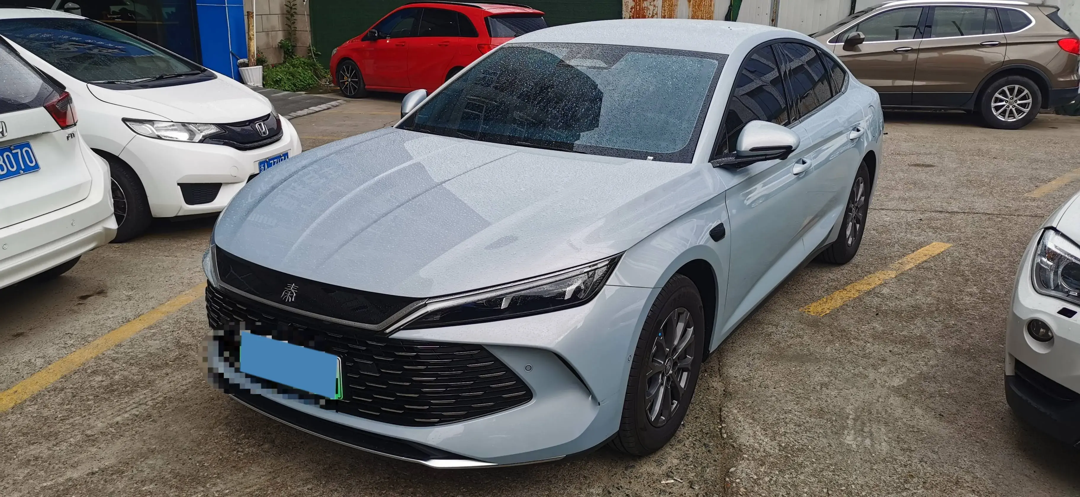 2025 BYD QINL view 1