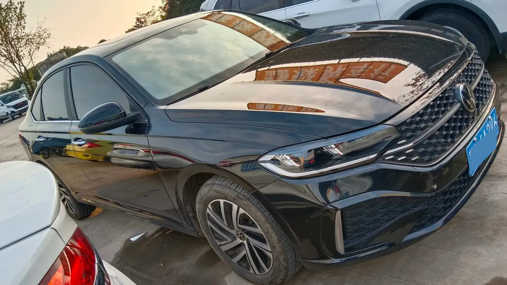 2023 VOLKSWAGEN LAVIDA thumbnail 2