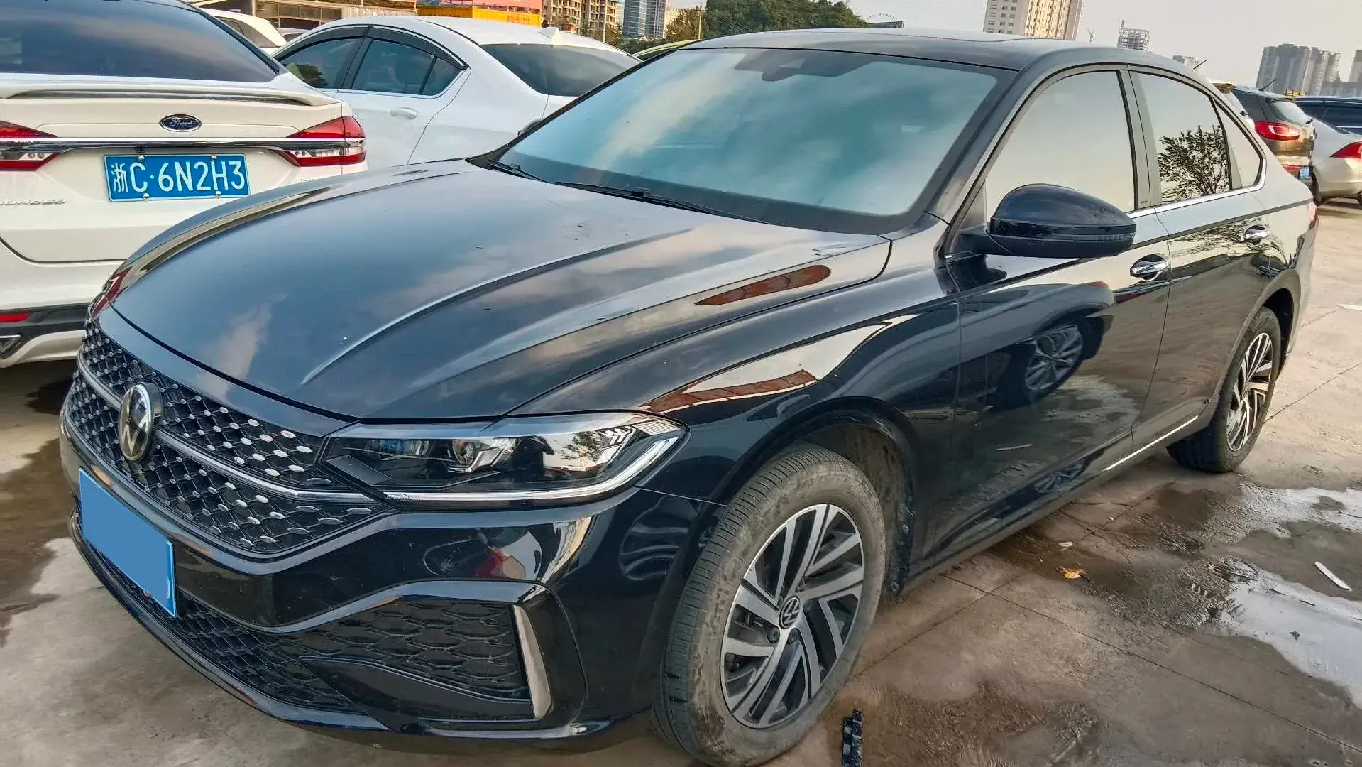 2023 VOLKSWAGEN LAVIDA view 1