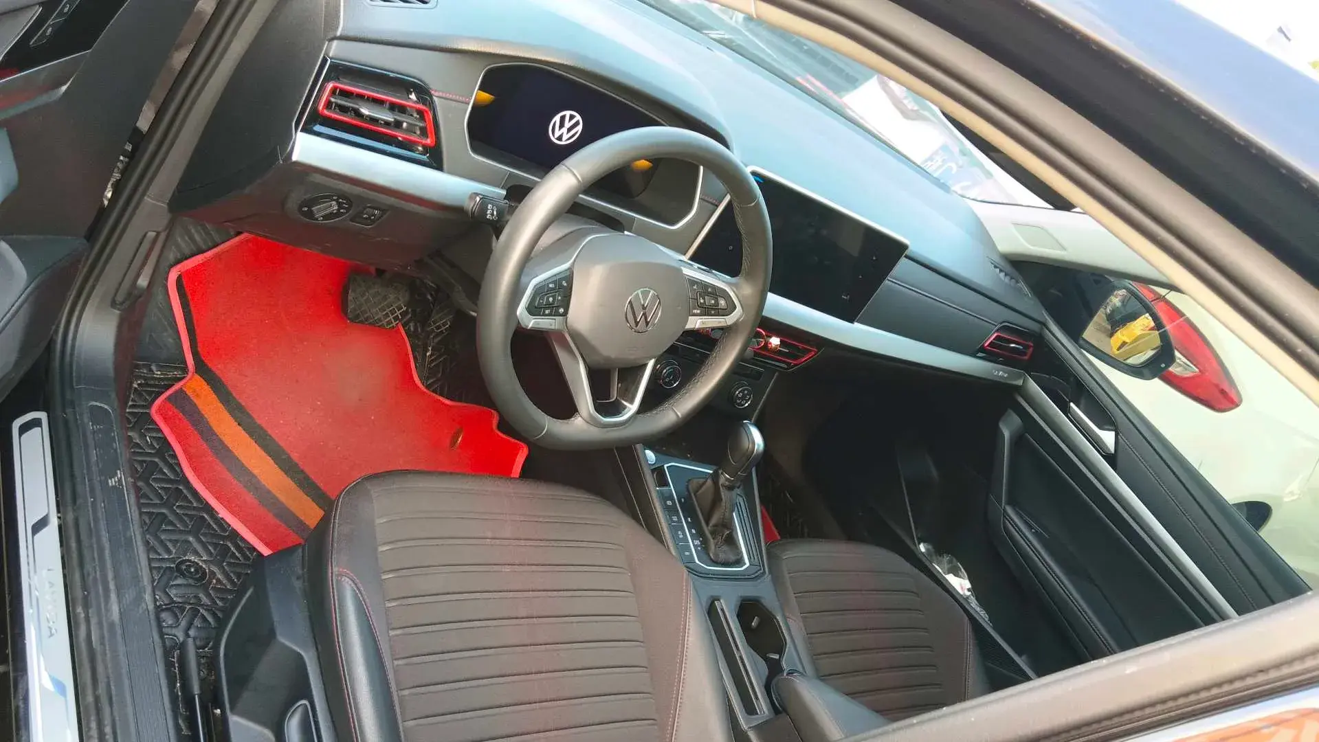 2023 VOLKSWAGEN LAVIDA thumbnail 4