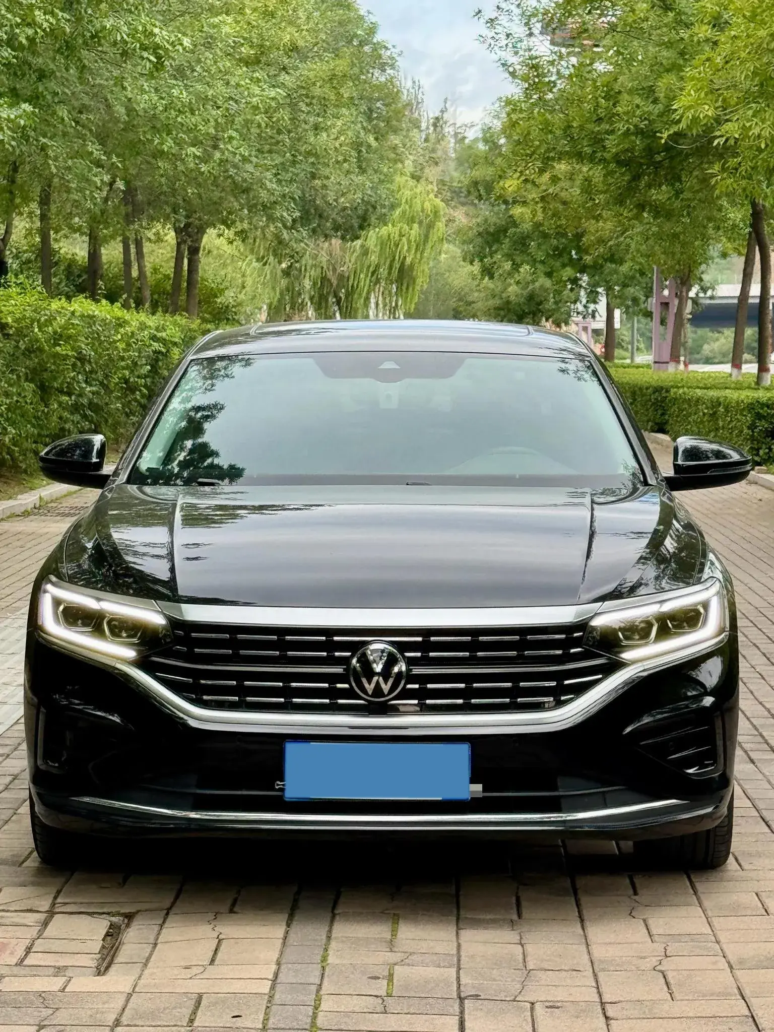 2022 VOLKSWAGEN PASSAT thumbnail 2