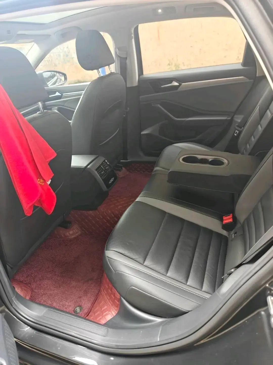 2020 VOLKSWAGEN SAGITAR thumbnail 4