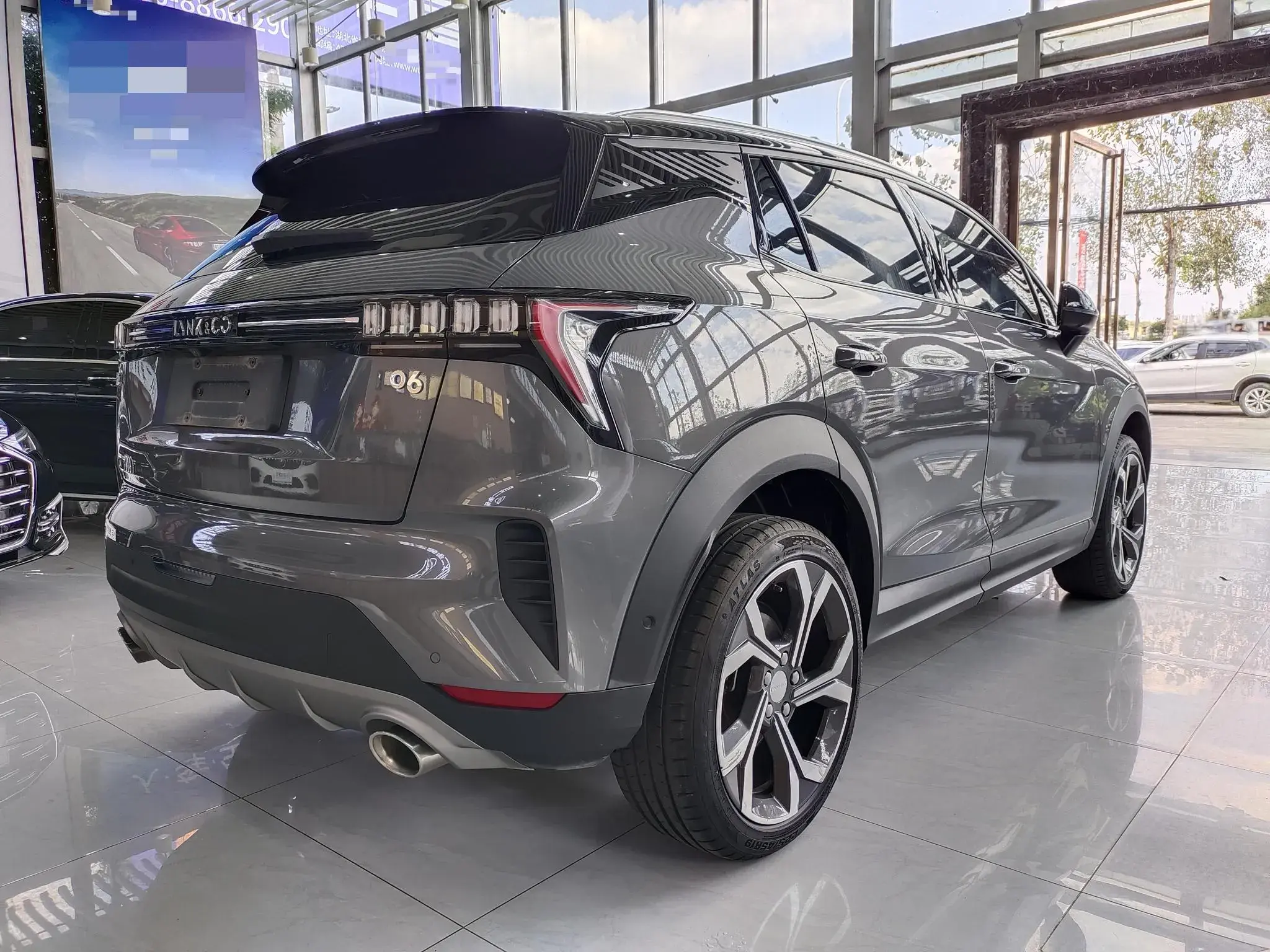 2023 LYNK&CO 06 thumbnail 4