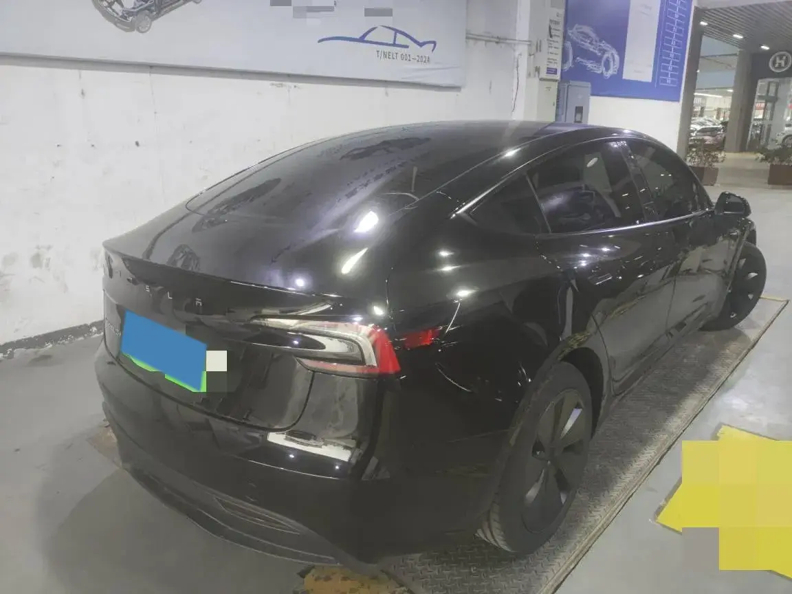 2025 TESLA MODEL thumbnail 3