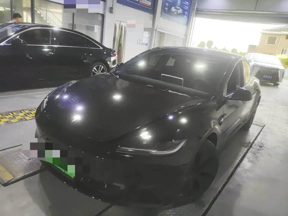 2025 TESLA MODEL view 1