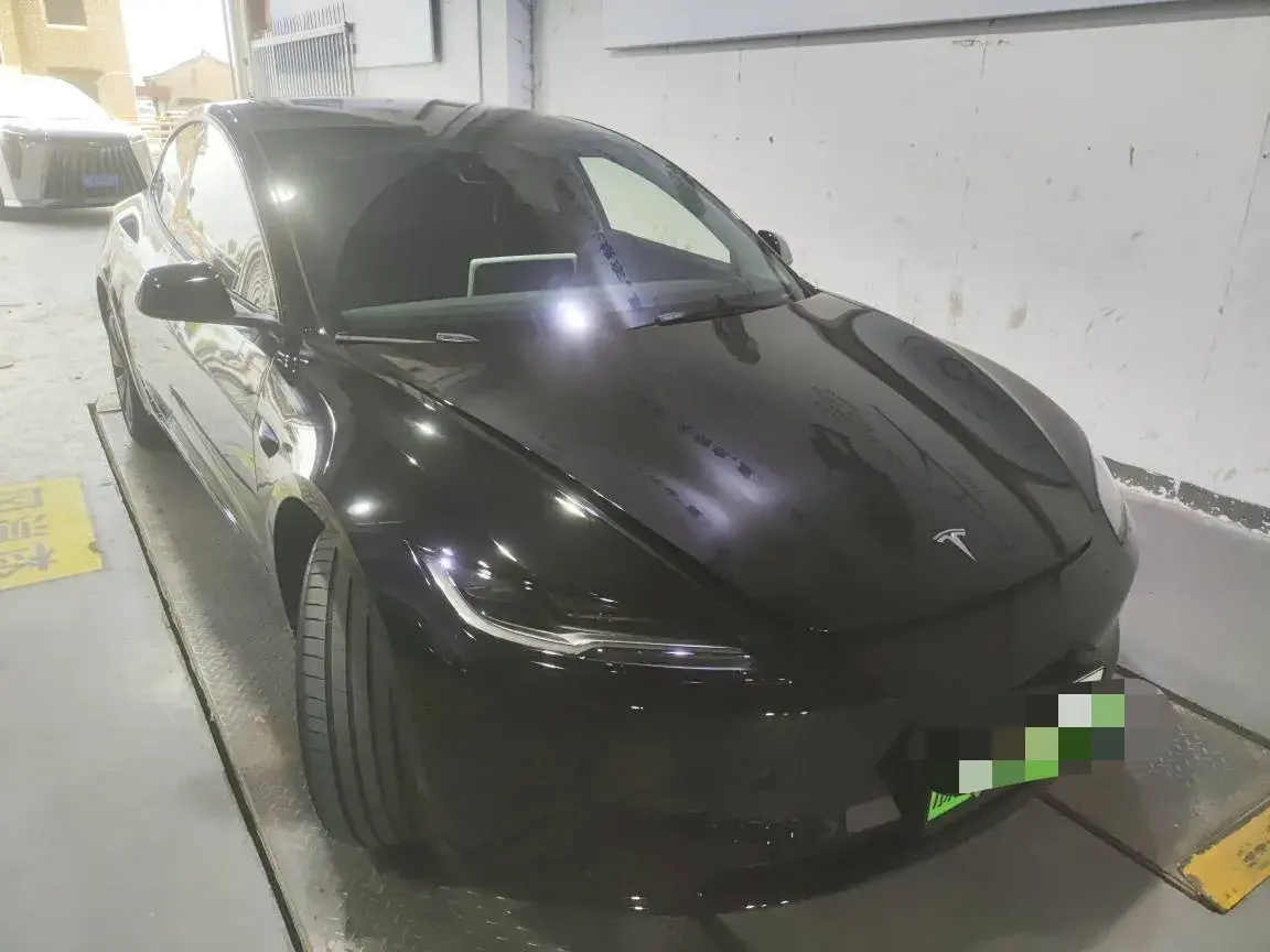 2025 TESLA MODEL thumbnail 2