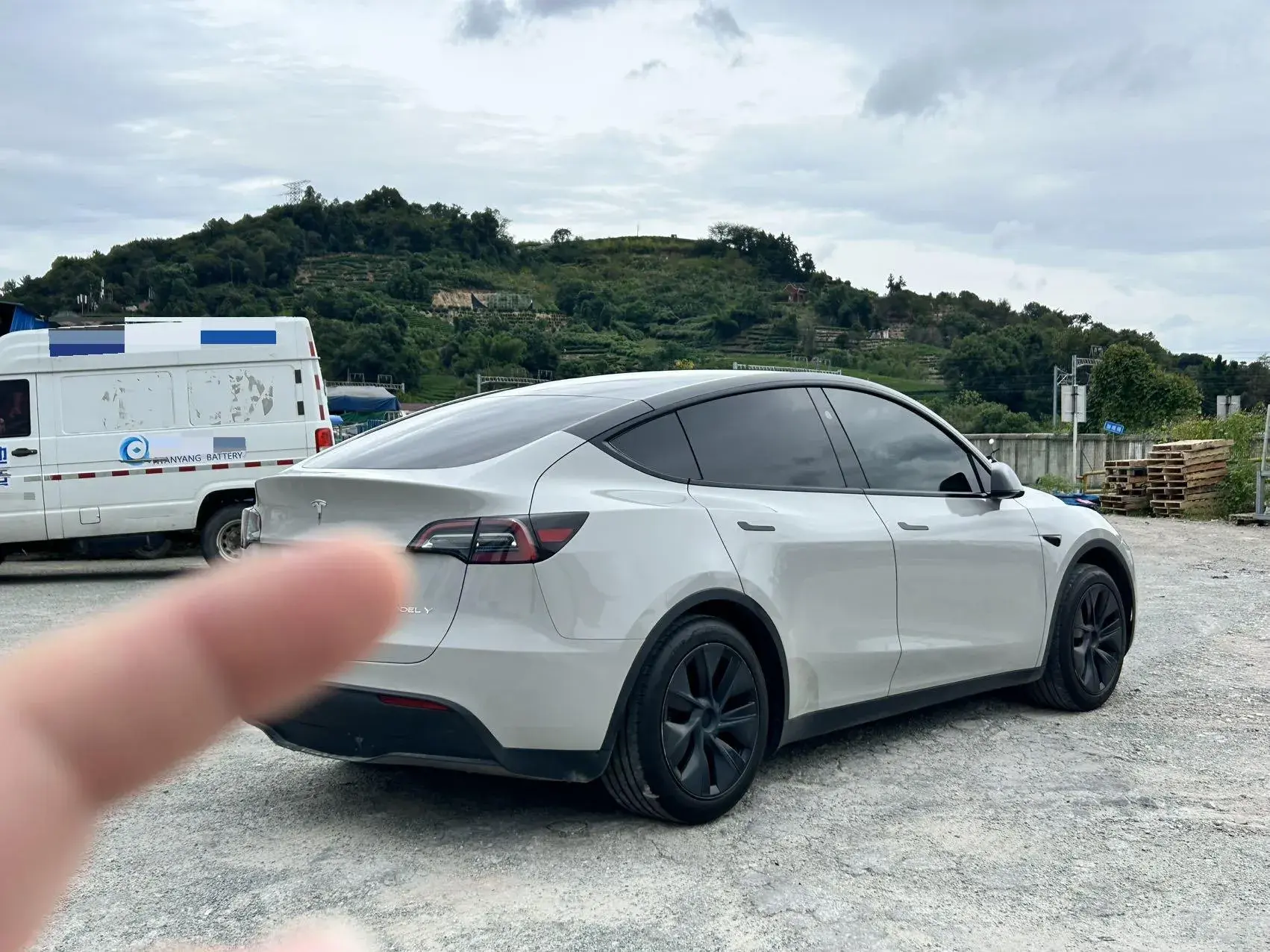 2023 TESLA MODEL thumbnail 4