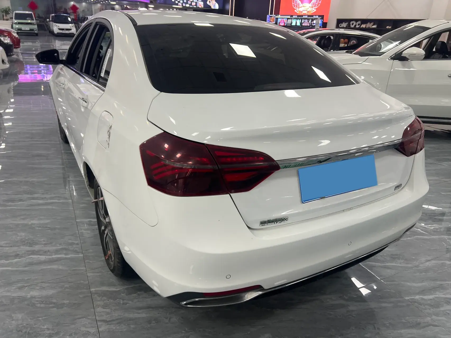 2019 GEELY EMGRAND thumbnail 3