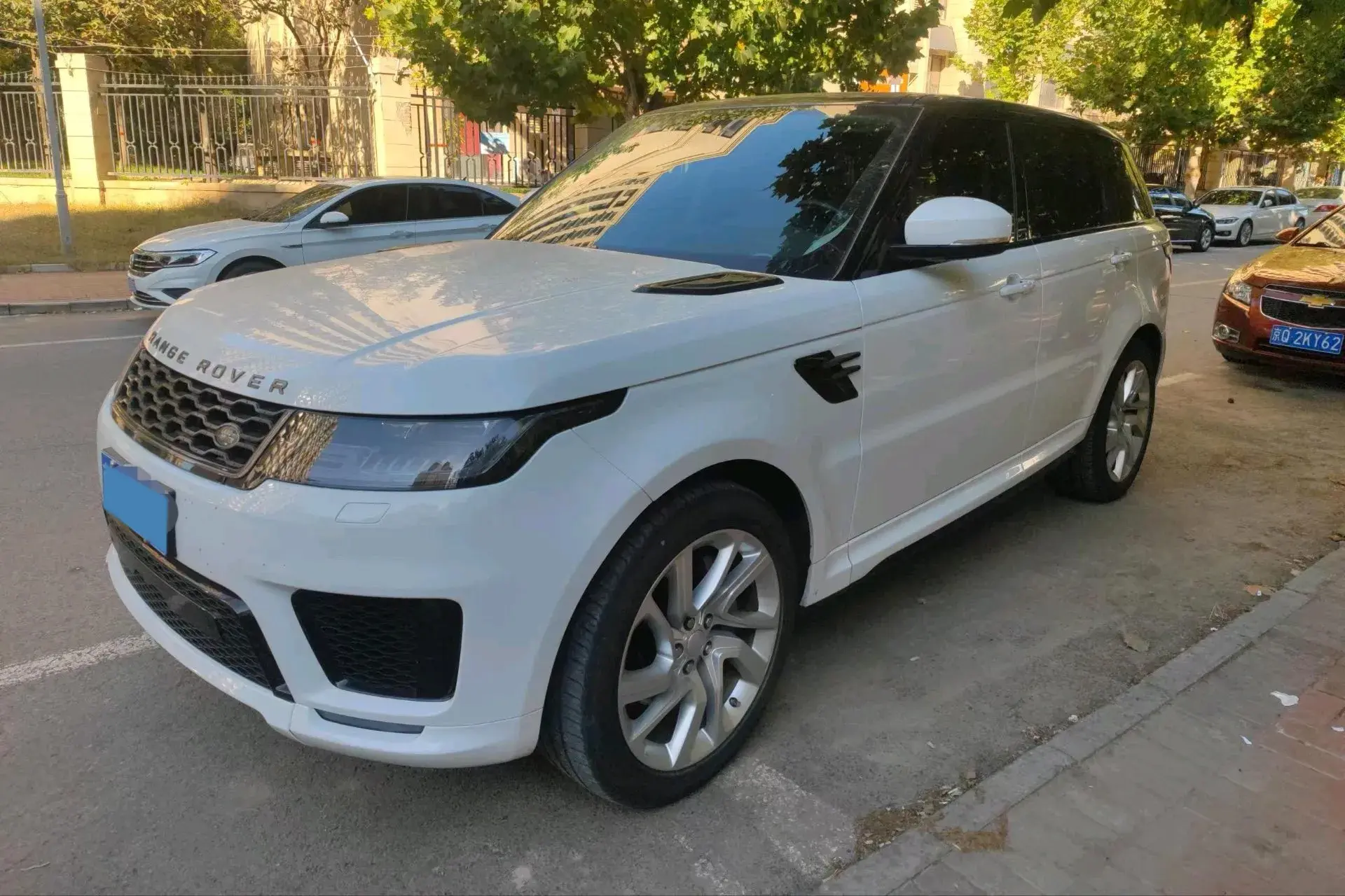 2018 LAND ROVER view 1