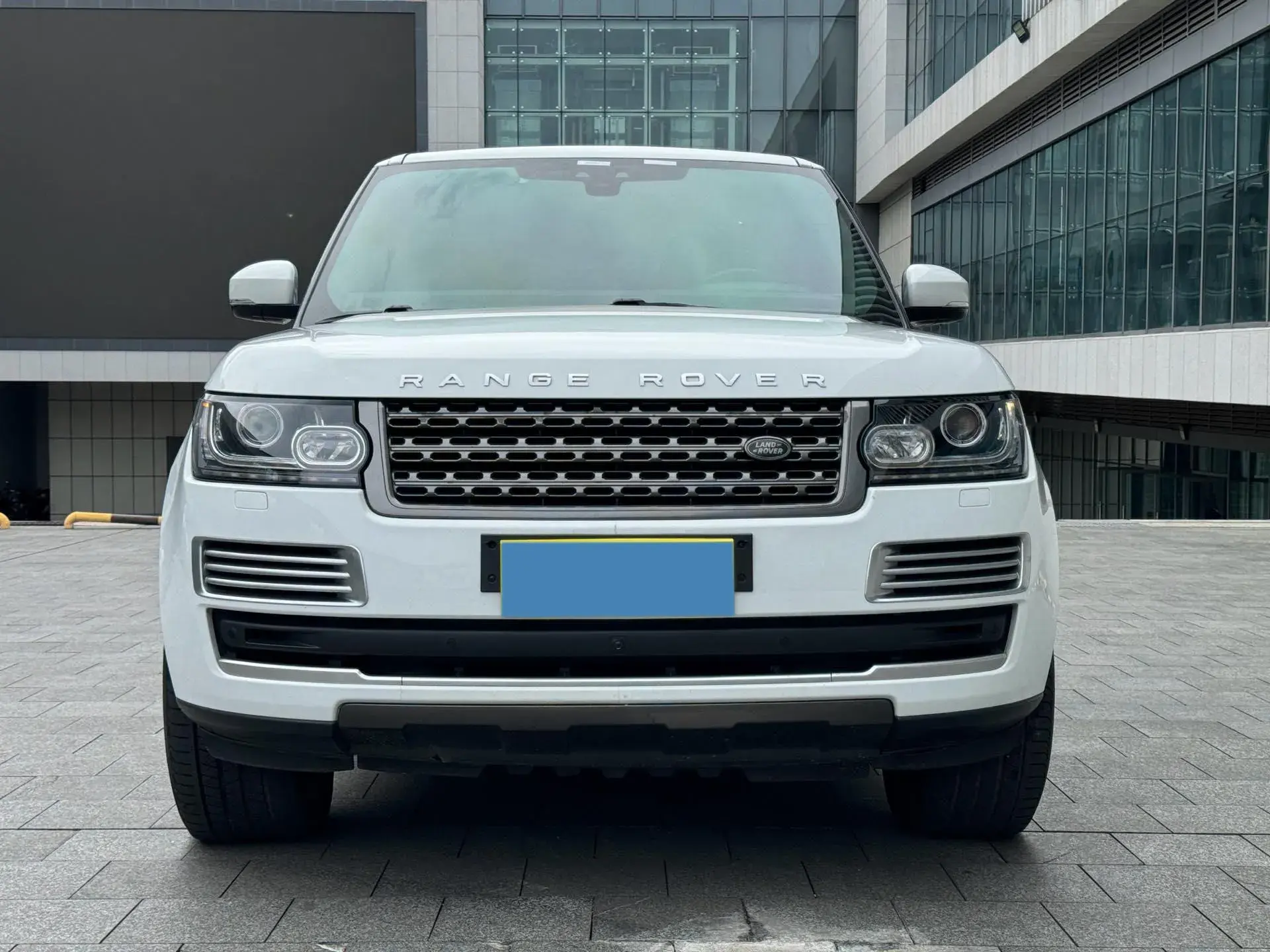2017 LAND ROVER thumbnail 2