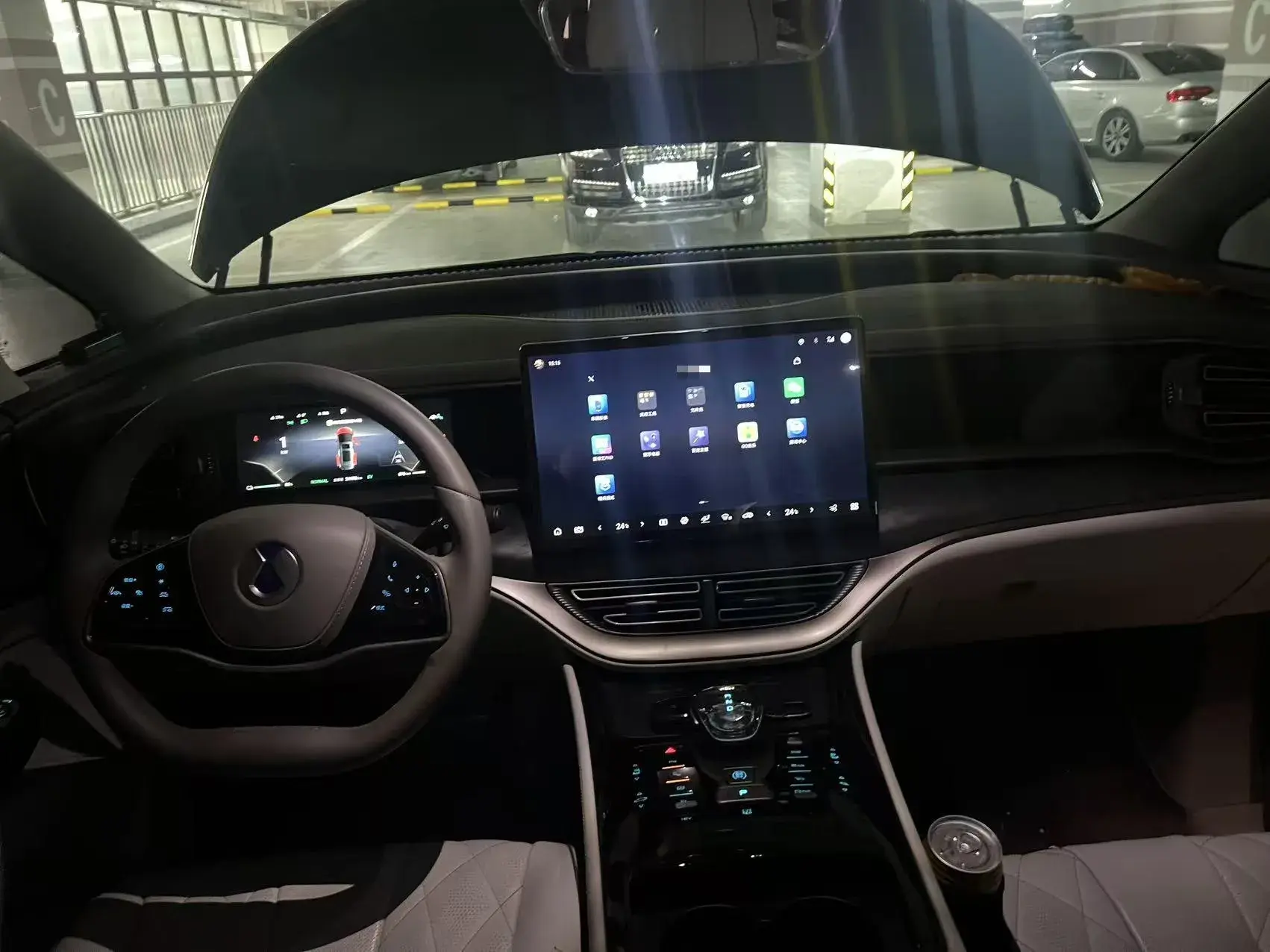 2022 DENZA D9 thumbnail 3