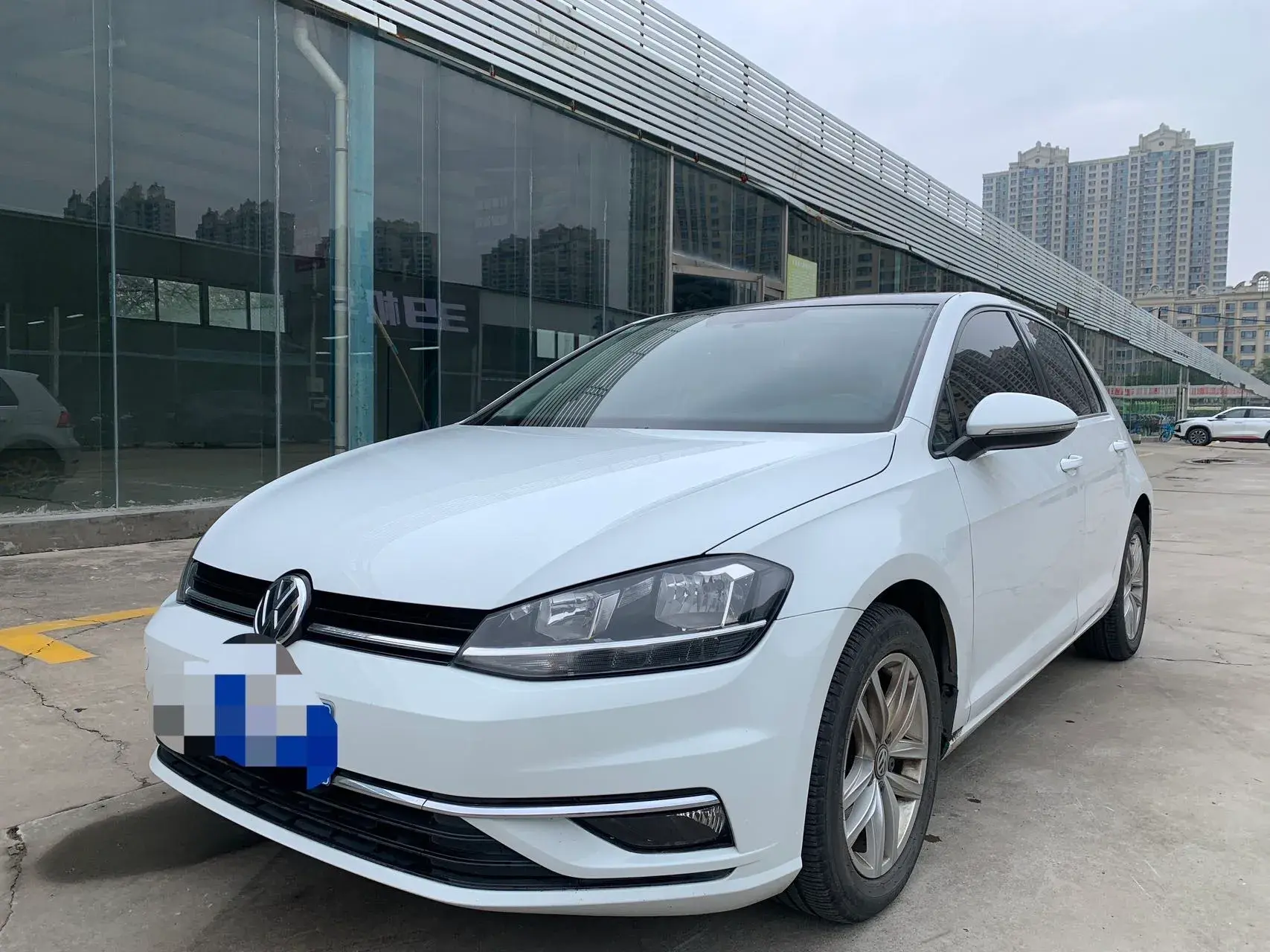 2018 VOLKSWAGEN GOLF view 1