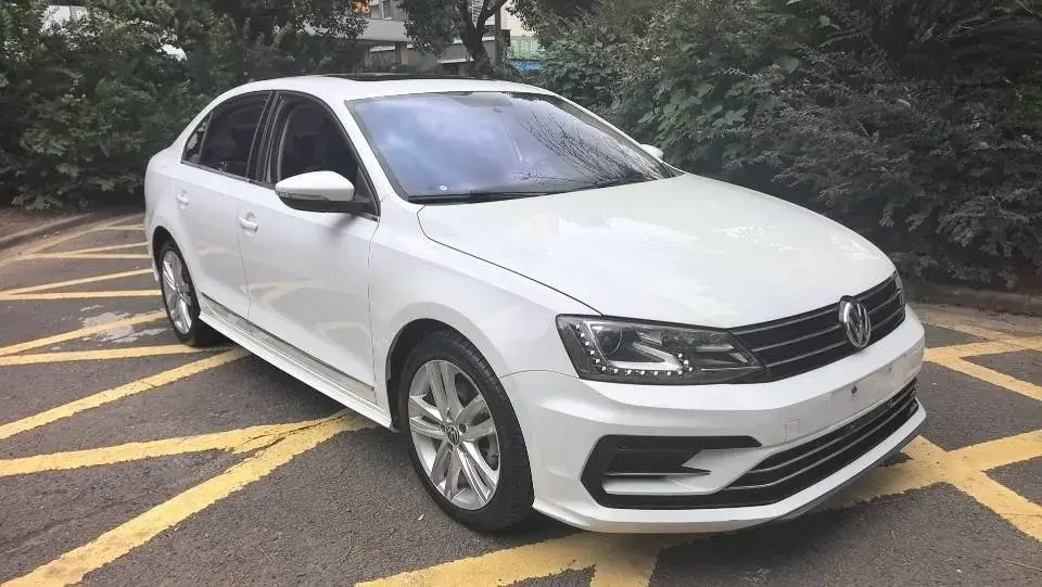 2018 VOLKSWAGEN SAGITAR thumbnail 3