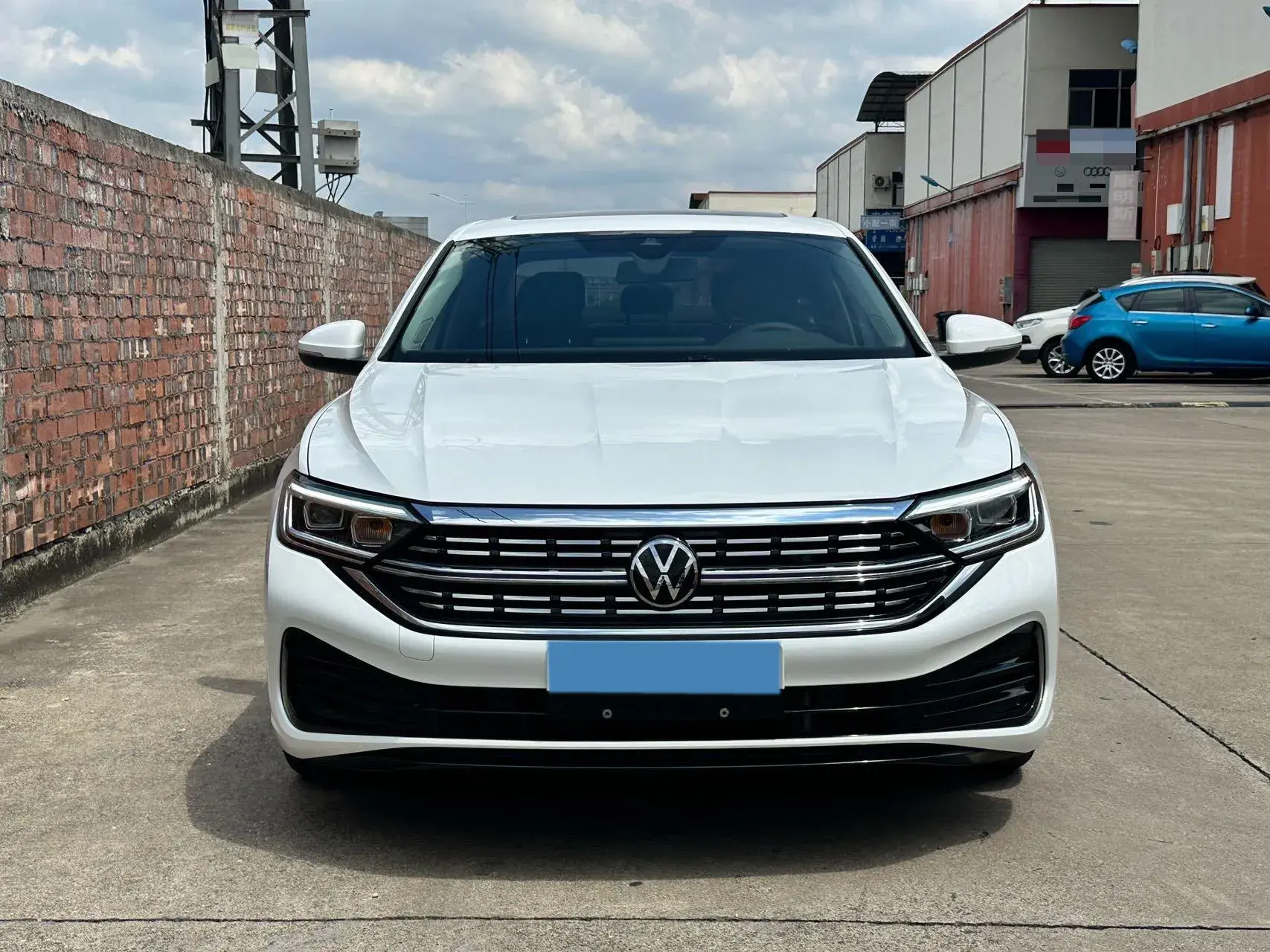 2023 VOLKSWAGEN SAGITAR thumbnail 2