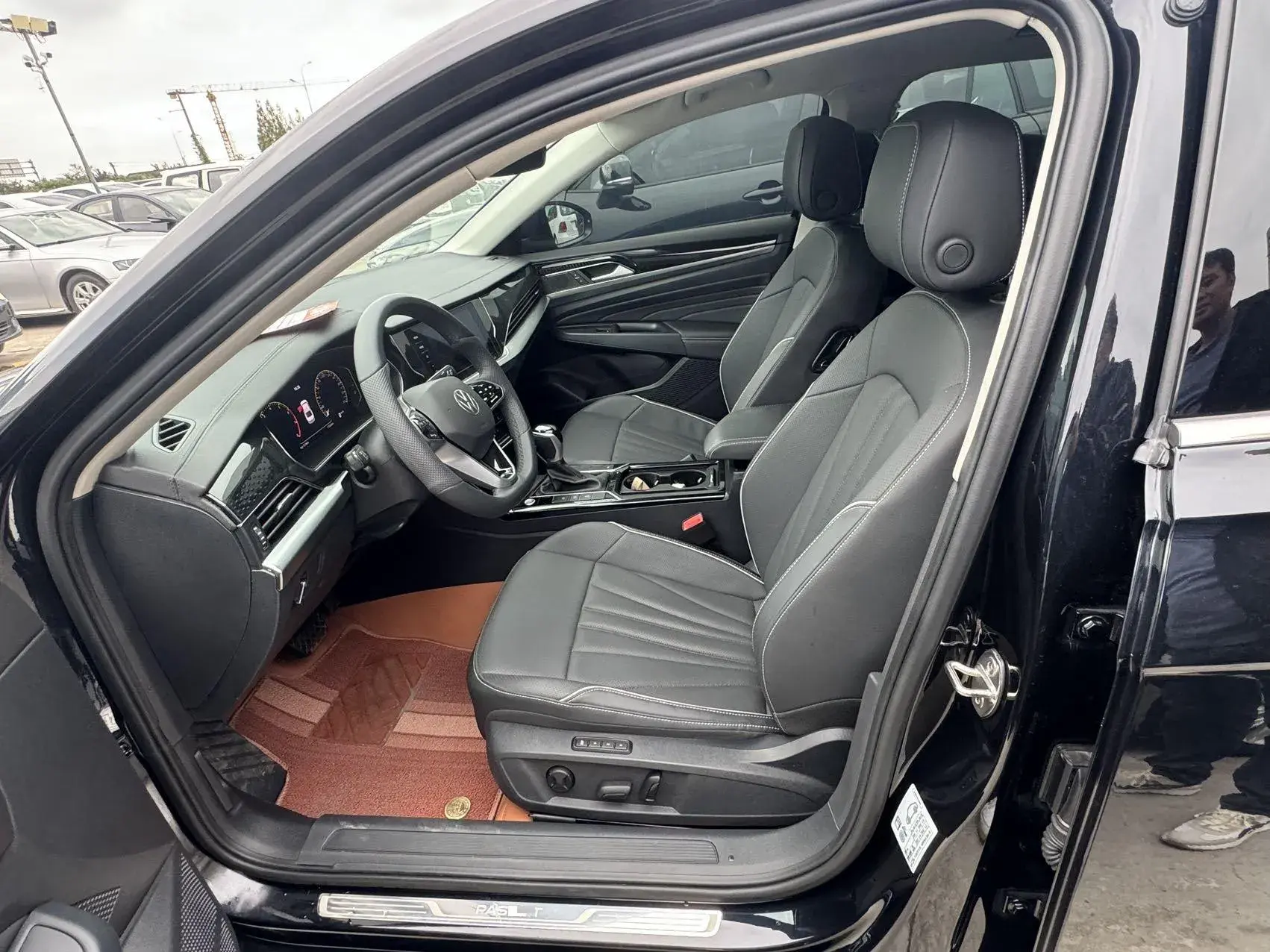 2024 VOLKSWAGEN PASSAT thumbnail 4