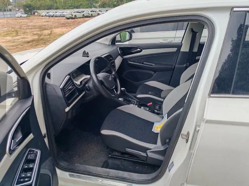 2022 JETTA VS7 thumbnail 3