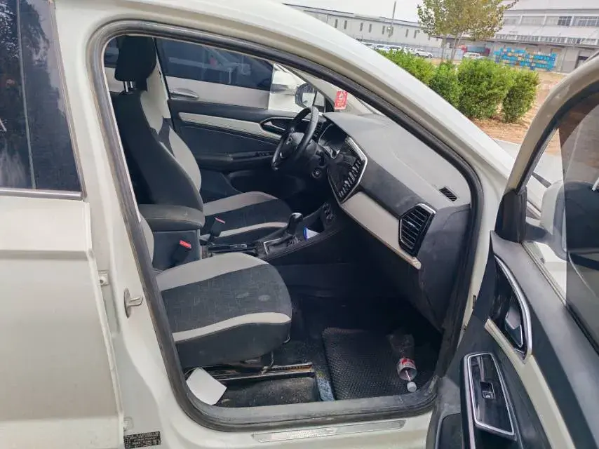 2022 JETTA VS7 thumbnail 4