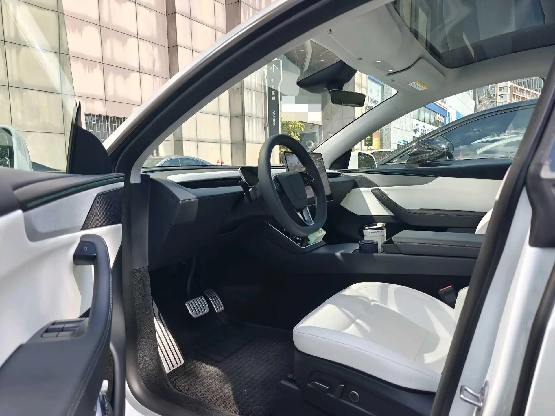 2025 TESLA MODEL thumbnail 3