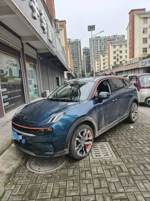 2020 LYNK&CO 06 view 1