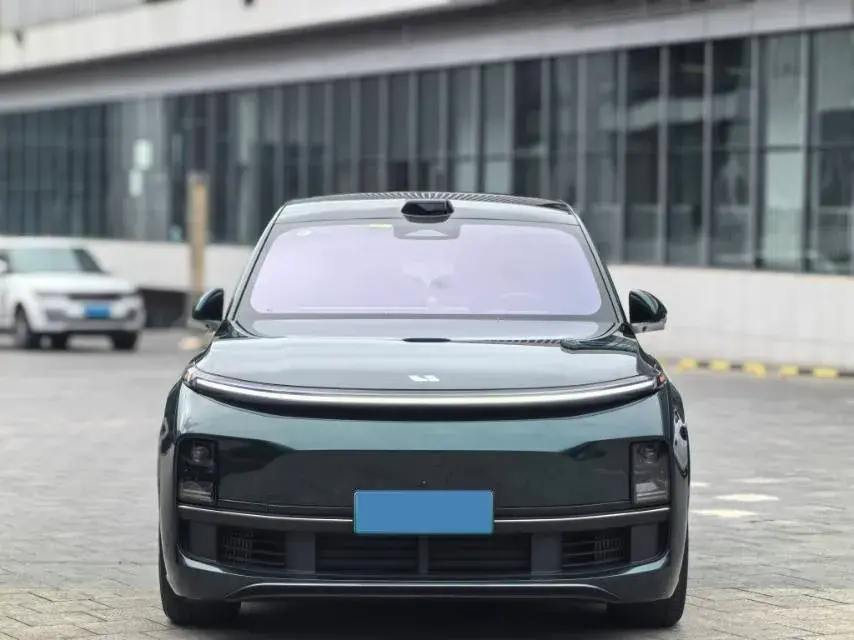 2023 LI L8 thumbnail 2